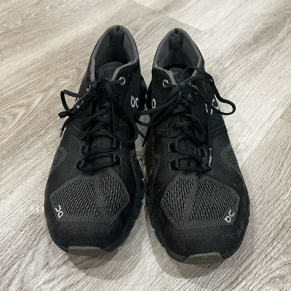 On Running Cloud X sneakers Size 9 - Picture 3 of 11